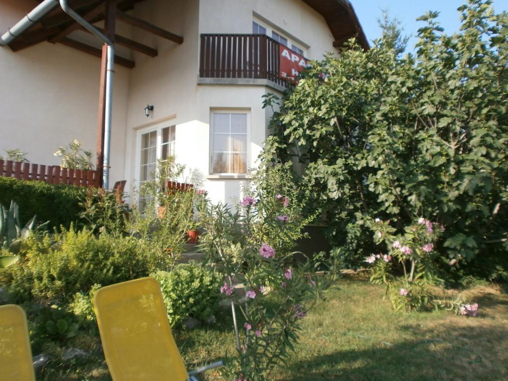 Fehér Rózsa Apartman Cserszegtomaj Exterior foto