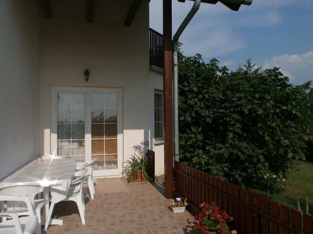 Fehér Rózsa Apartman Cserszegtomaj Quarto foto